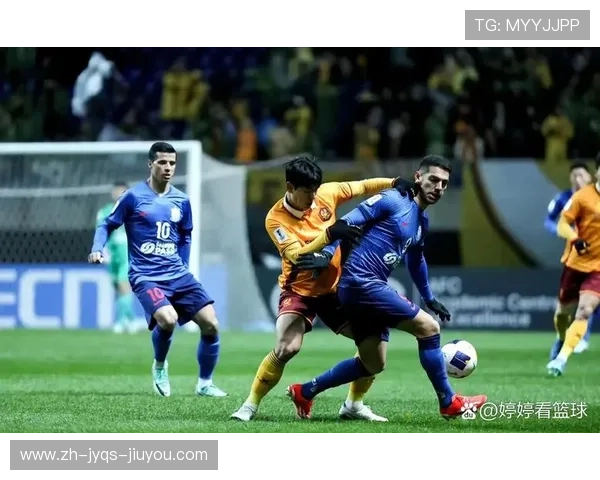 足球出球中卫的重要性及其对球队攻防转换的贡献 足球出球中卫的重要性及其对球队攻防转换的贡献